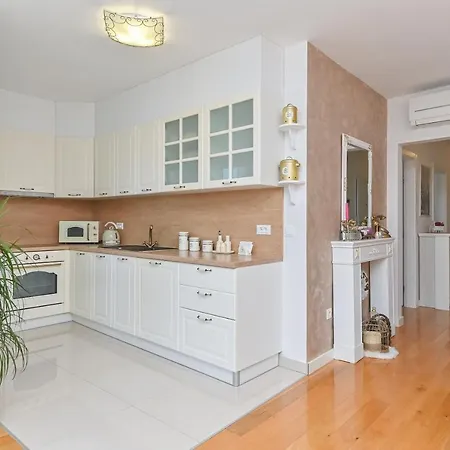 Daninovica Ii Apartment