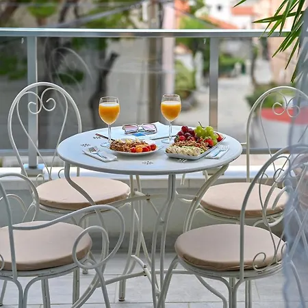 Апартаменти Daninovica Ii *