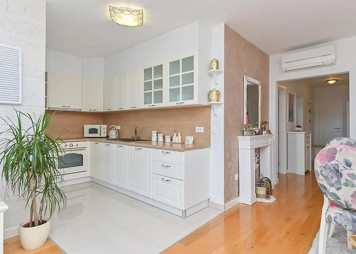 Daninovica Ii Apartment