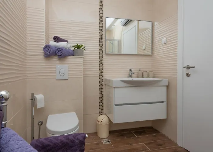 Daninovica Ii Apartment *