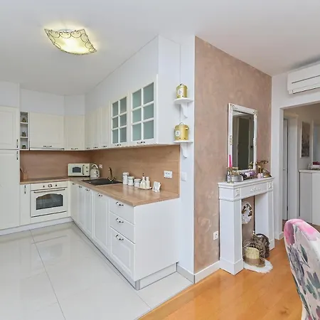 Daninovica Ii Makarska